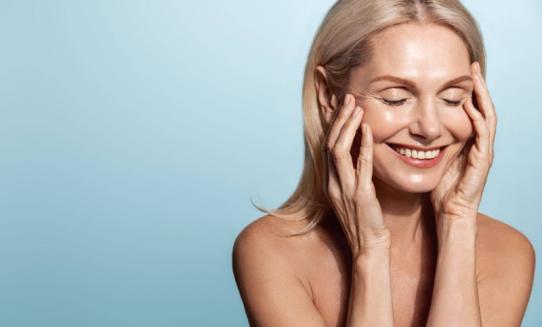 femme souriante